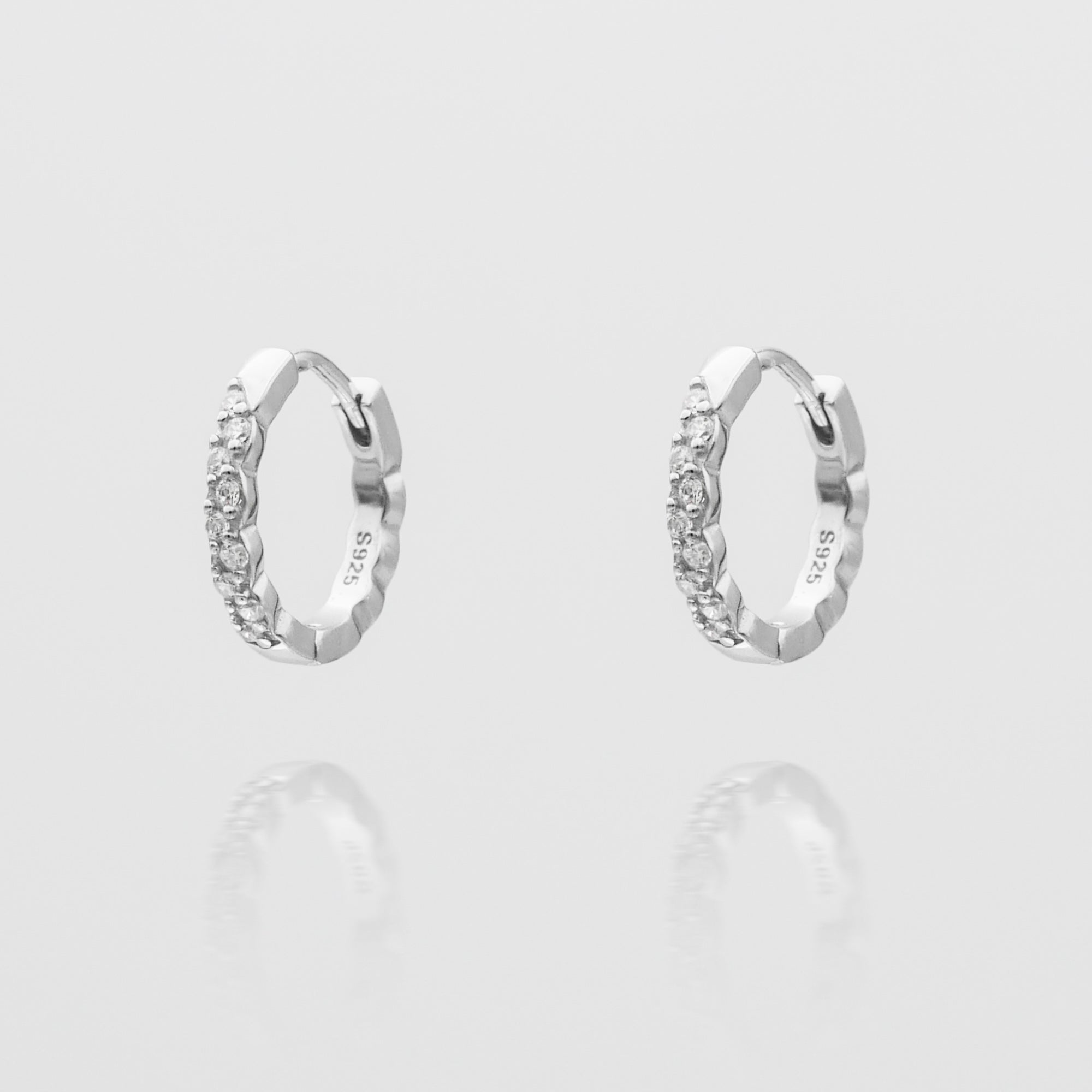 Ellmont - Kasia Huggie Earrings