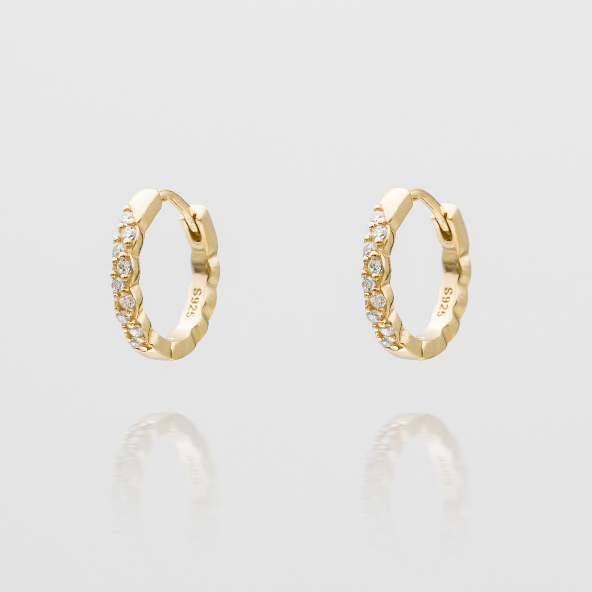 Ellmont - Kasia Huggie Earrings