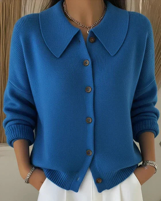Susanna | Relaxed Knit Cardigan with Wide Collar and Wood-Tone Buttons