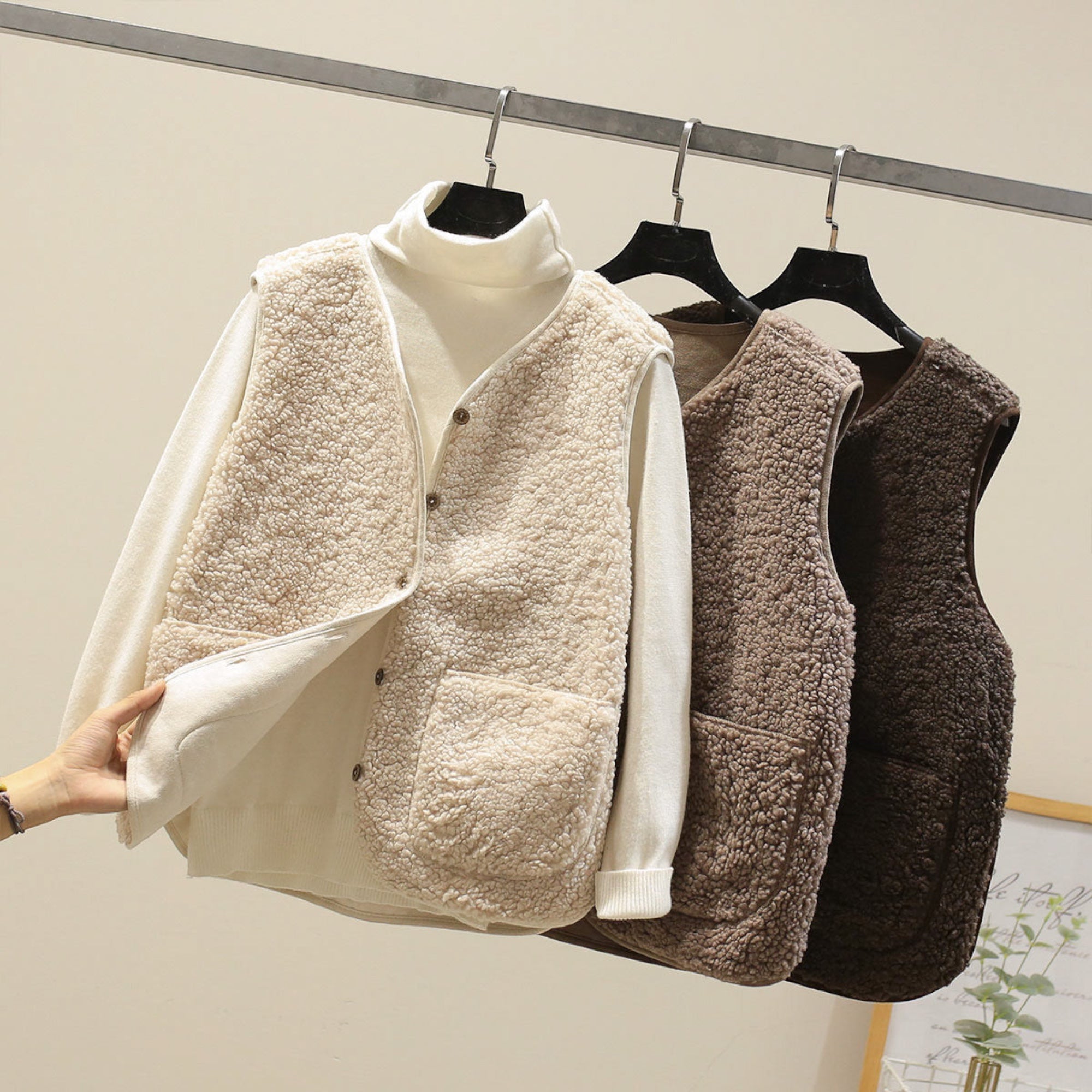 Ellmont London | Women’s Elegant Sleeveless Sweater Casual Chic