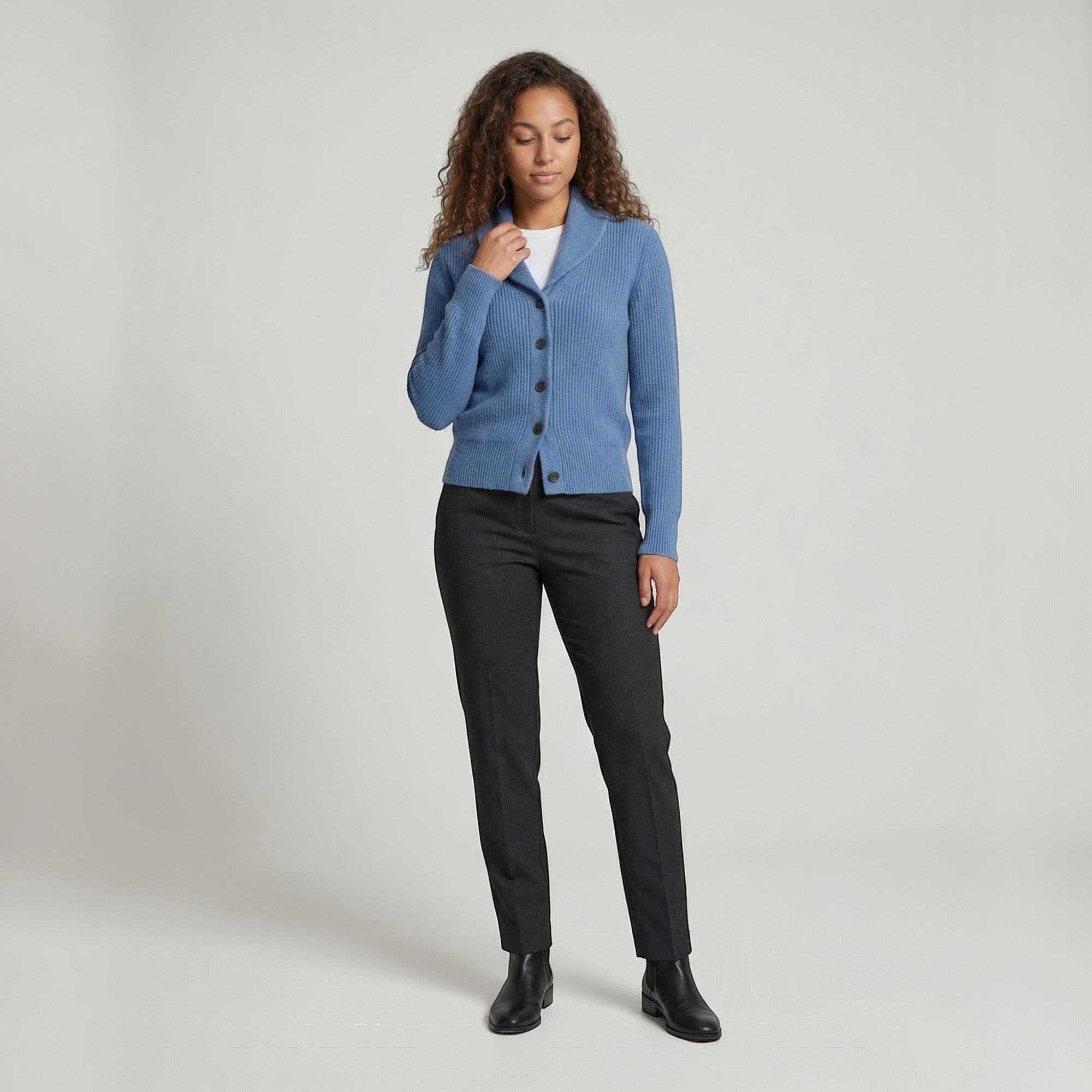 Ellmont London | Women's Classic Knit Cardigan with Lapel Collar and Long Sleeves